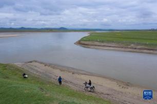村民巡河队 守护母亲河