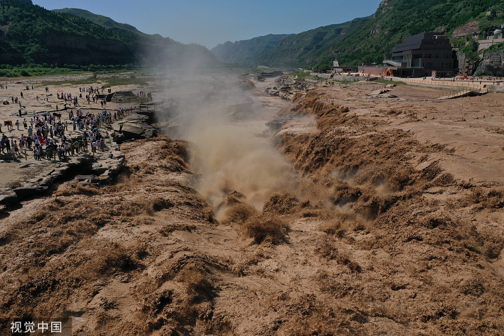 山西黄河壶口瀑布进入主汛期 如万马奔腾