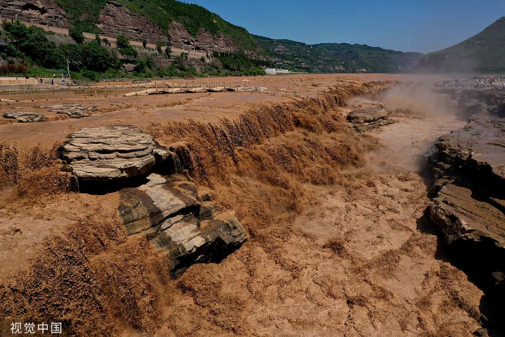 山西黄河壶口瀑布进入主汛期 如万马奔腾