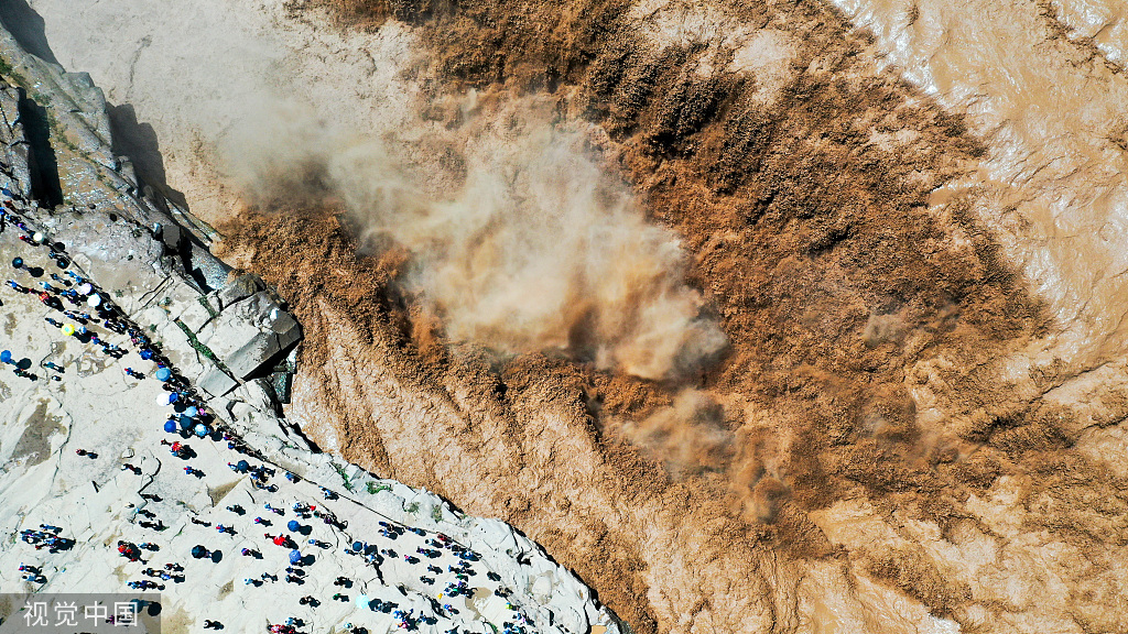 山西黄河壶口瀑布进入主汛期 如万马奔腾