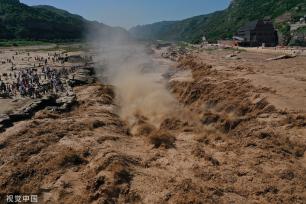 山西黄河壶口瀑布进入主汛期 如万马奔腾