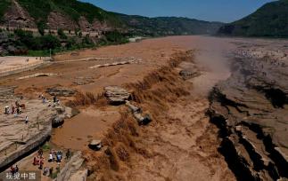 山西黄河壶口瀑布进入主汛期 如万马奔腾