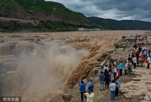山西黄河壶口瀑布进入主汛期 如万马奔腾