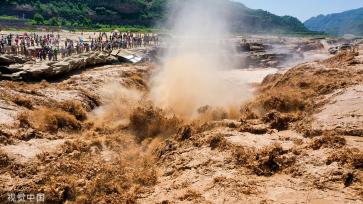 山西黄河壶口瀑布进入主汛期 如万马奔腾