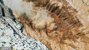 山西黄河壶口瀑布进入主汛期 如万马奔腾