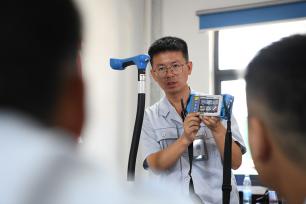 “90后”听漏工：为城市供水管道“听诊”