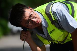 “90后”听漏工：为城市供水管道“听诊”