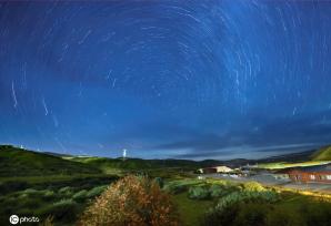 盛夏时节 四川红原俄么塘花海星空璀璨