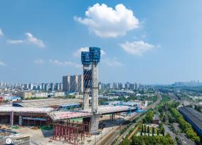 世界首座齿轮齿轨式转体斜拉桥顺利转体