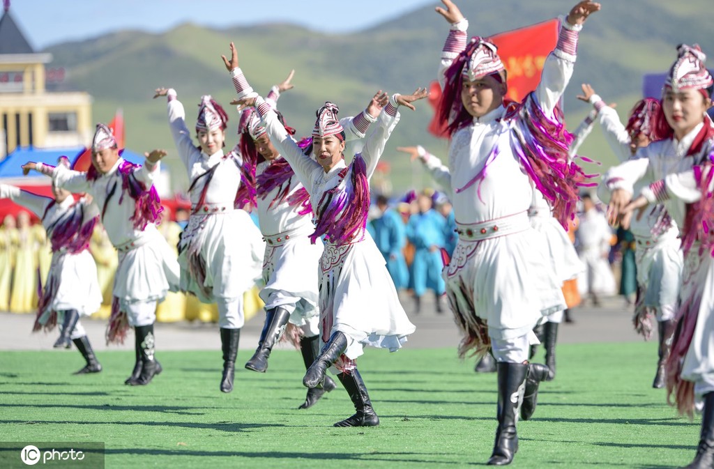 内蒙古兴安盟：草原盛会 欢乐初秋