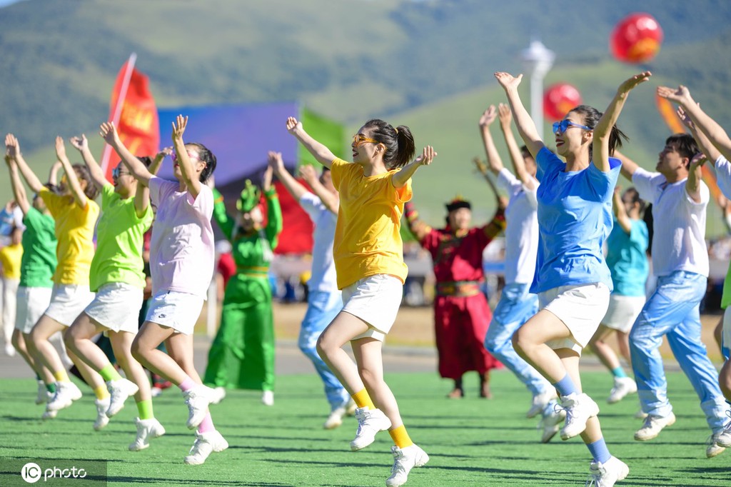 内蒙古兴安盟：草原盛会 欢乐初秋