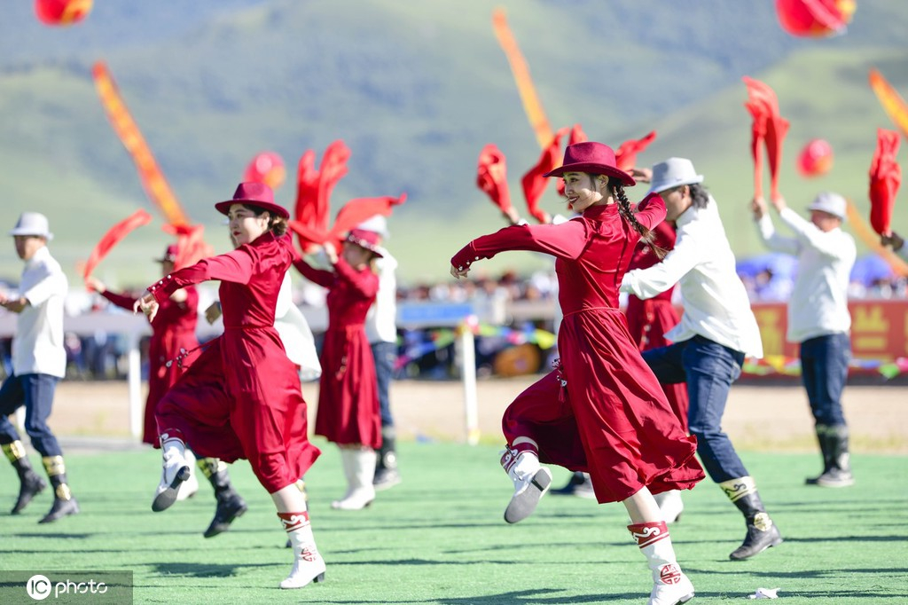 内蒙古兴安盟：草原盛会 欢乐初秋