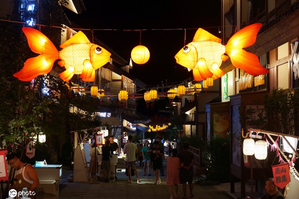 辽宁大连夜经济火爆 国潮唐风带动文旅复苏