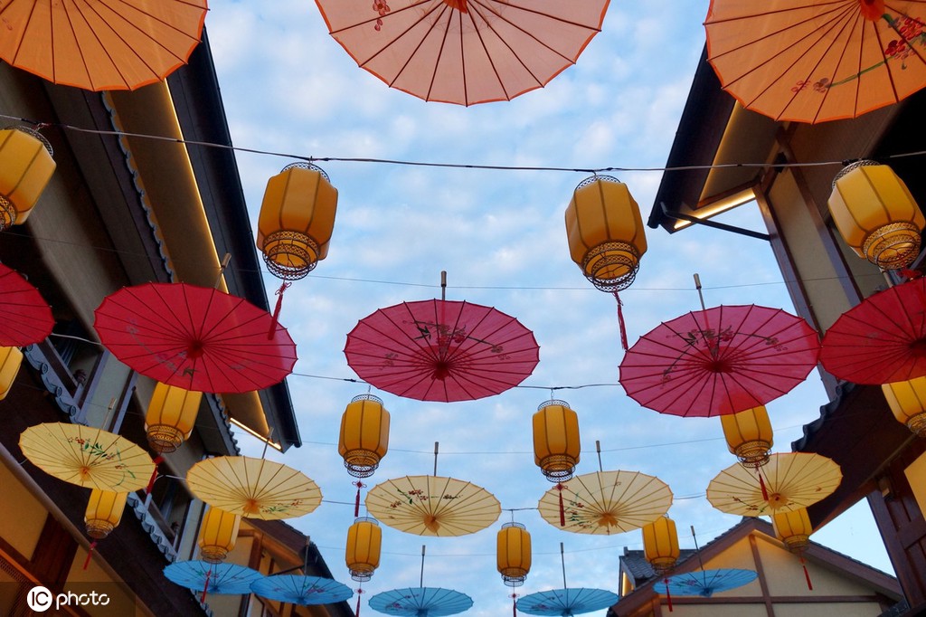 辽宁大连夜经济火爆 国潮唐风带动文旅复苏