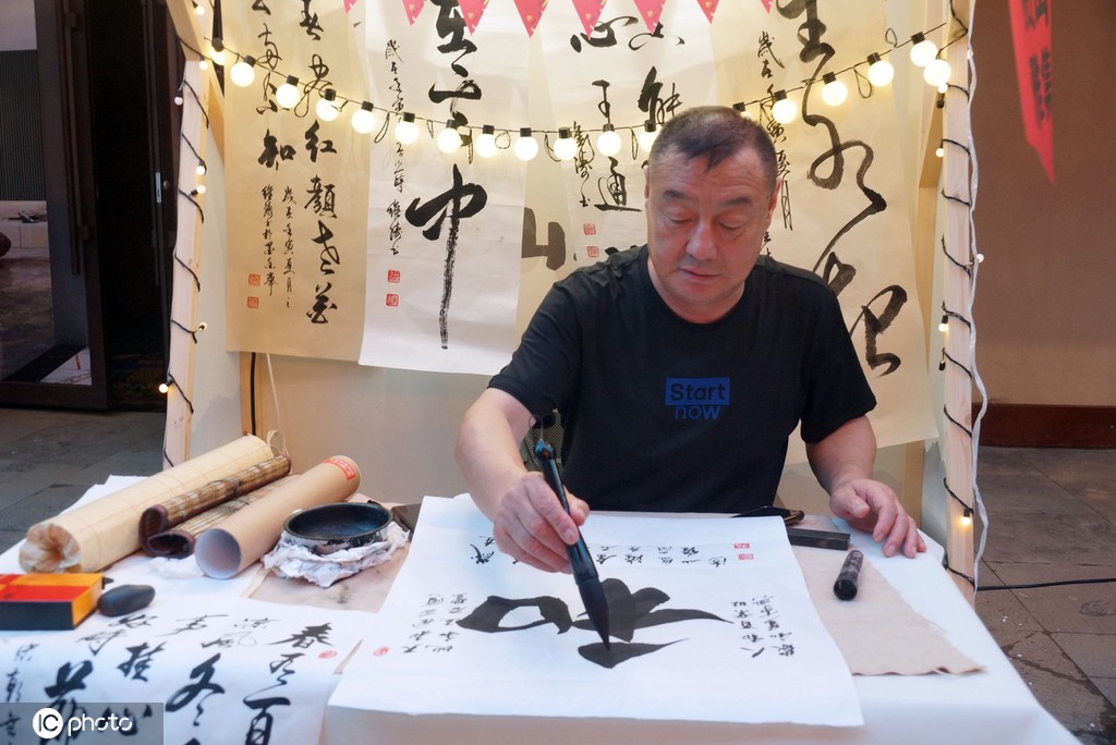 辽宁大连夜经济火爆 国潮唐风带动文旅复苏