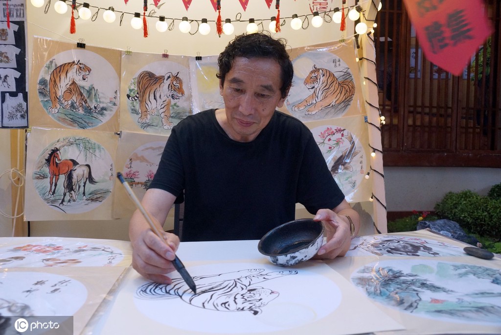 辽宁大连夜经济火爆 国潮唐风带动文旅复苏