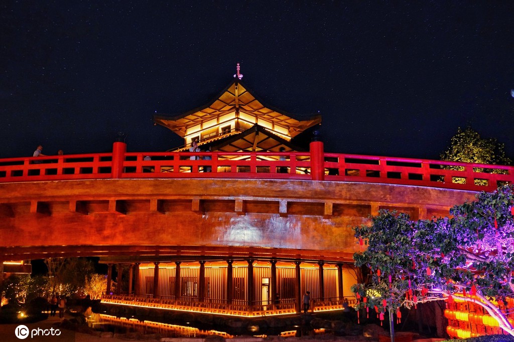 辽宁大连夜经济火爆 国潮唐风带动文旅复苏