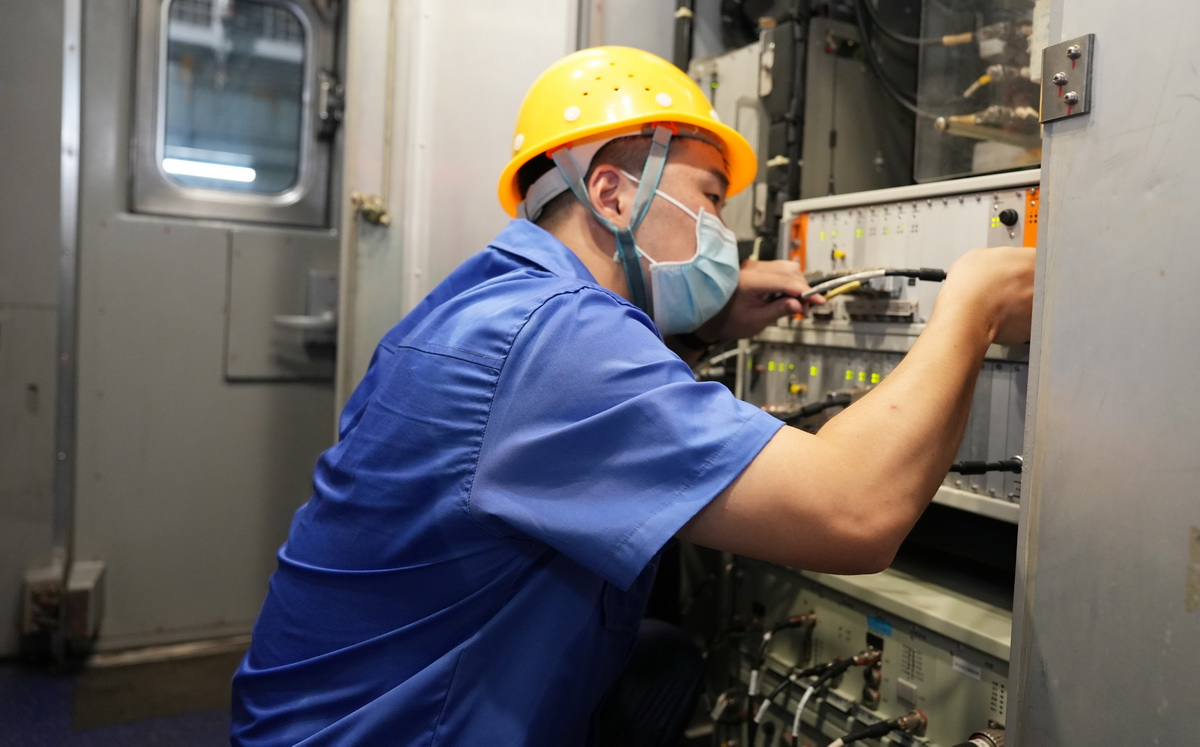 加强动车“体检” 保障暑运安全