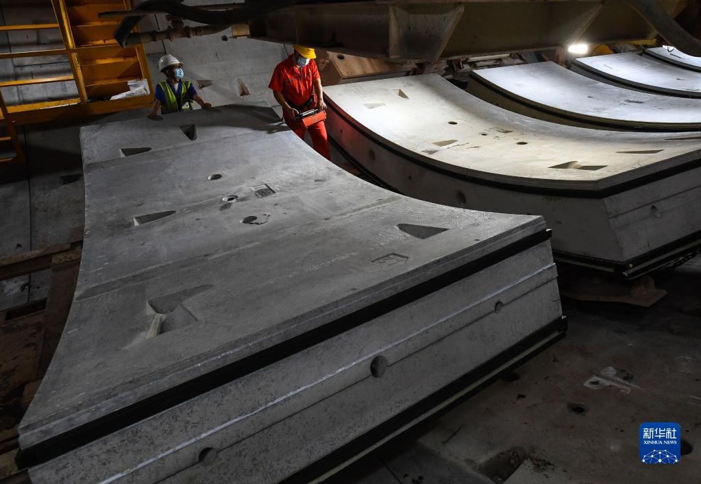 深江铁路珠江口隧道攻坚掘进