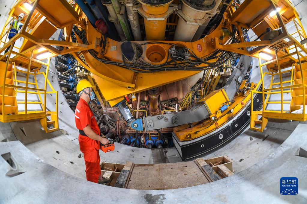 深江铁路珠江口隧道攻坚掘进