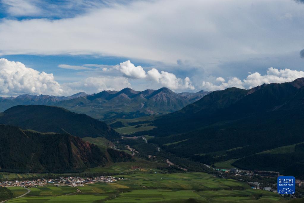 祁连美景迎客来