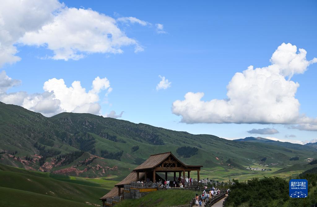 祁连美景迎客来