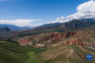 祁连美景迎客来