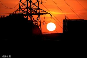 江苏南通：太阳冉冉升起