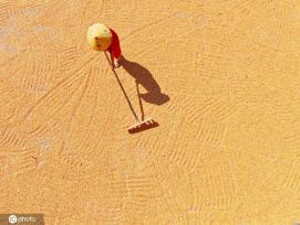 初秋时节 重庆酉阳村民晾晒玉米忙