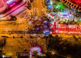 江西赣州游人如织 绚烂夜色多彩景迷人