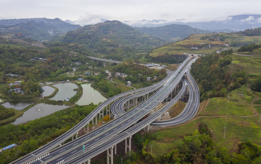 三峡库区再添跨江大通道 恩广高速万州环线段建成