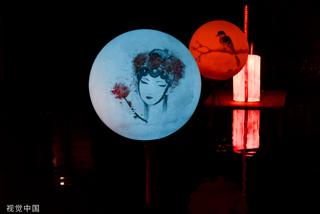 苏州中秋灯会点亮周庄古镇夜色