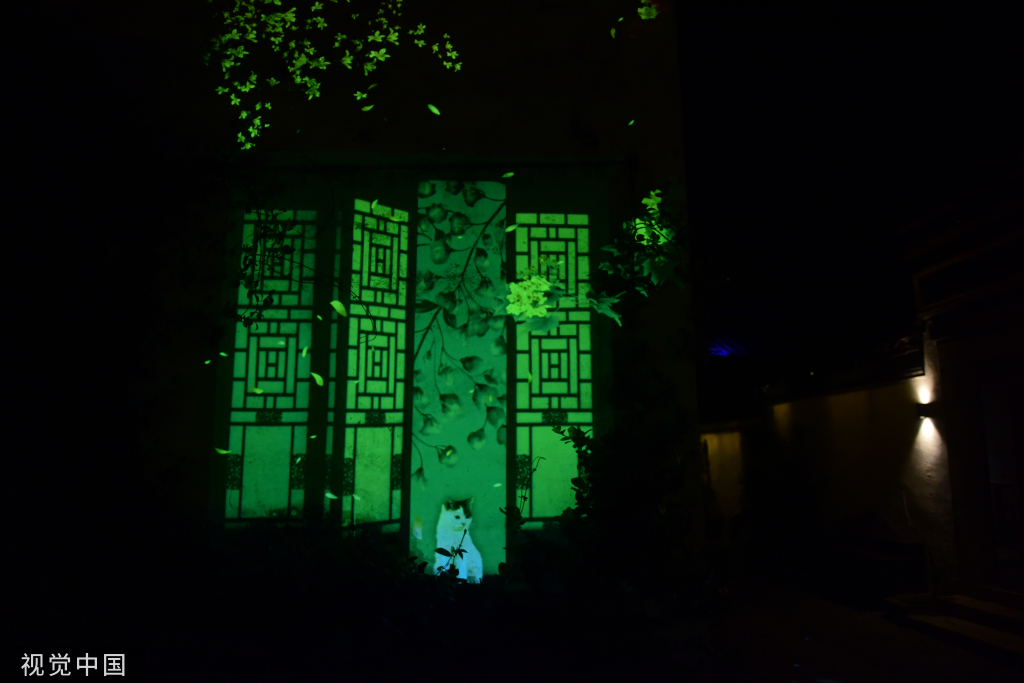 苏州中秋灯会点亮周庄古镇夜色