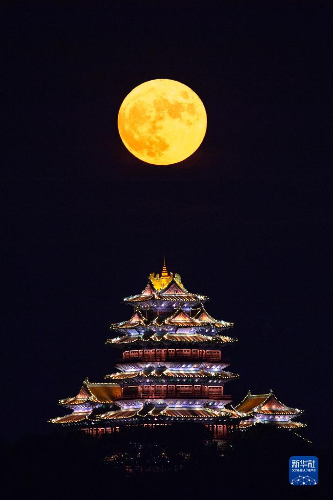 
南京军区总医院黄牛号贩子代挂号,住院检查加快诗意中国——平分秋色一轮满，长伴云衢千里明