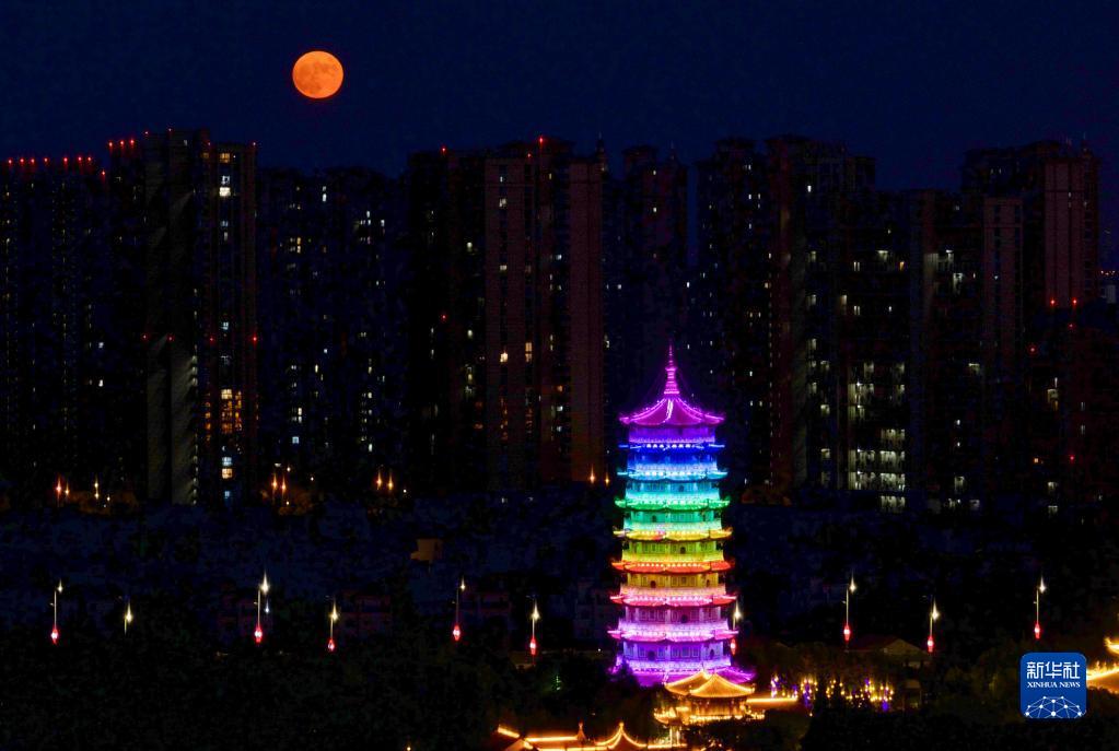 
南京军区总医院黄牛号贩子代挂号,住院检查加快诗意中国——平分秋色一轮满，长伴云衢千里明