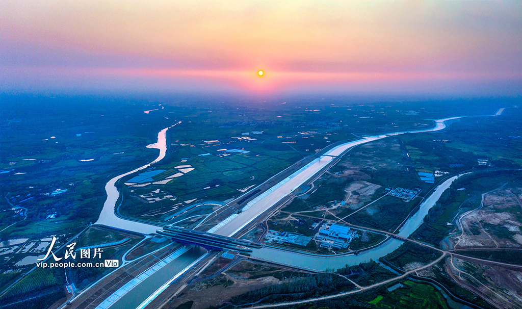 世界跨度最大的钢结构渡槽通航 水上立交现景观