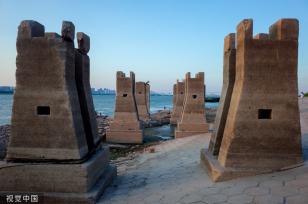 长江水位降低 武汉江边露出粤汉铁路遗迹全貌