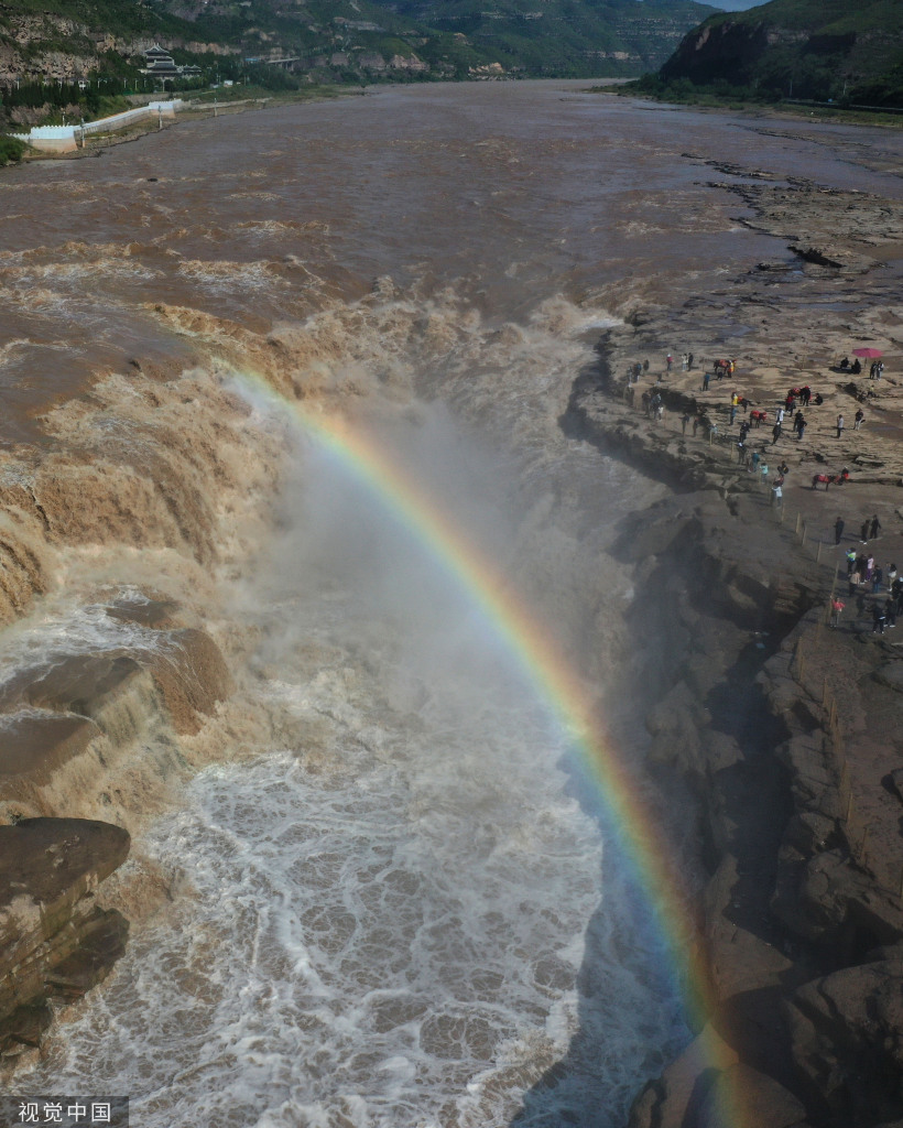 山西临汾：黄河壶口瀑布现彩虹美景