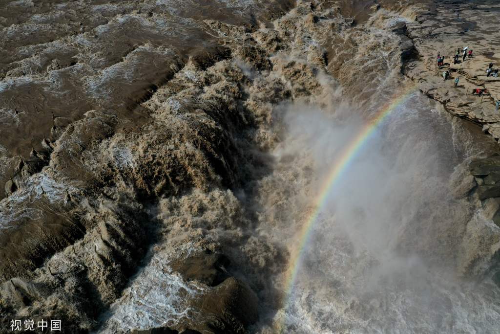 山西临汾：黄河壶口瀑布现彩虹美景