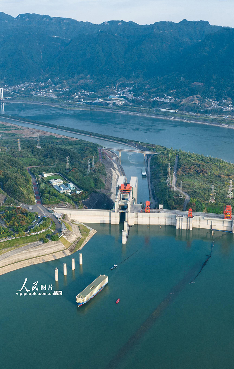 三峡升船机完成检修恢复通行