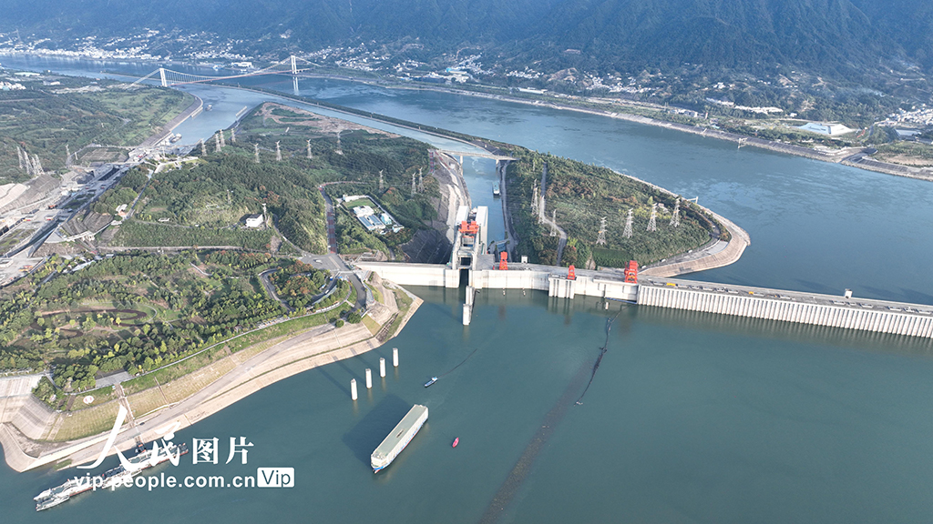 三峡升船机完成检修恢复通行