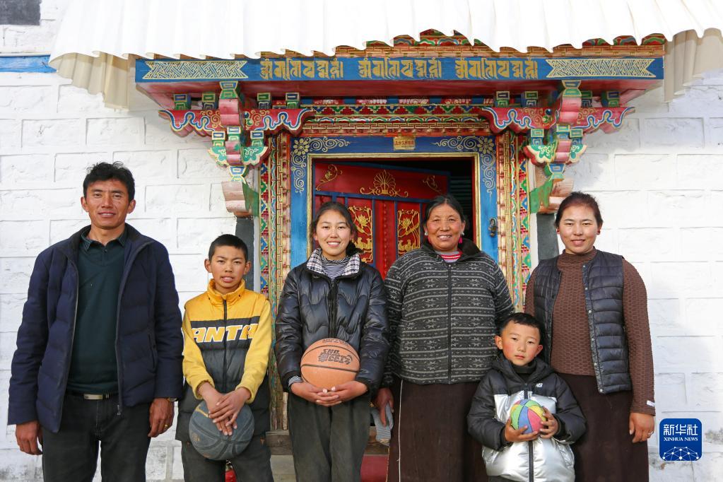 西藏：倾力描绘高质量发展多彩画卷