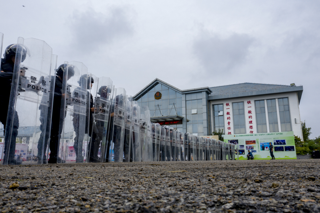 山东泰安特警护航二十大 忠诚保平安