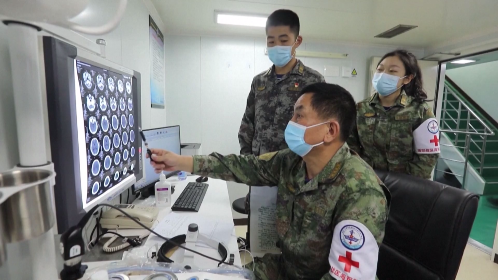 海军友好号医院船首次完成对西南沙岛礁巡诊