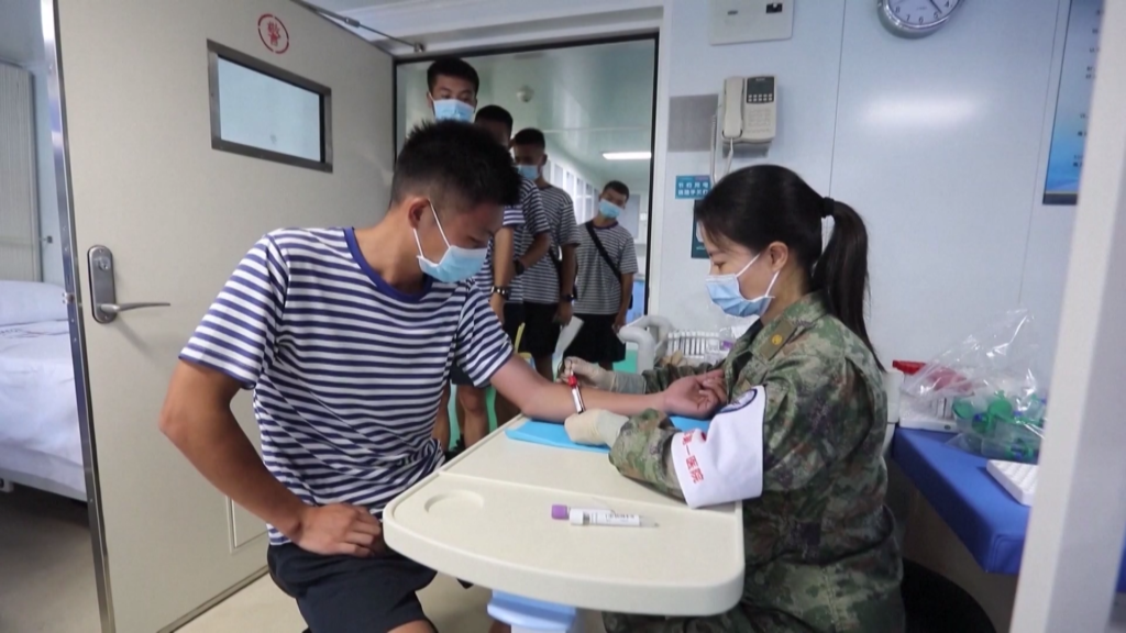 海军友好号医院船首次完成对西南沙岛礁巡诊