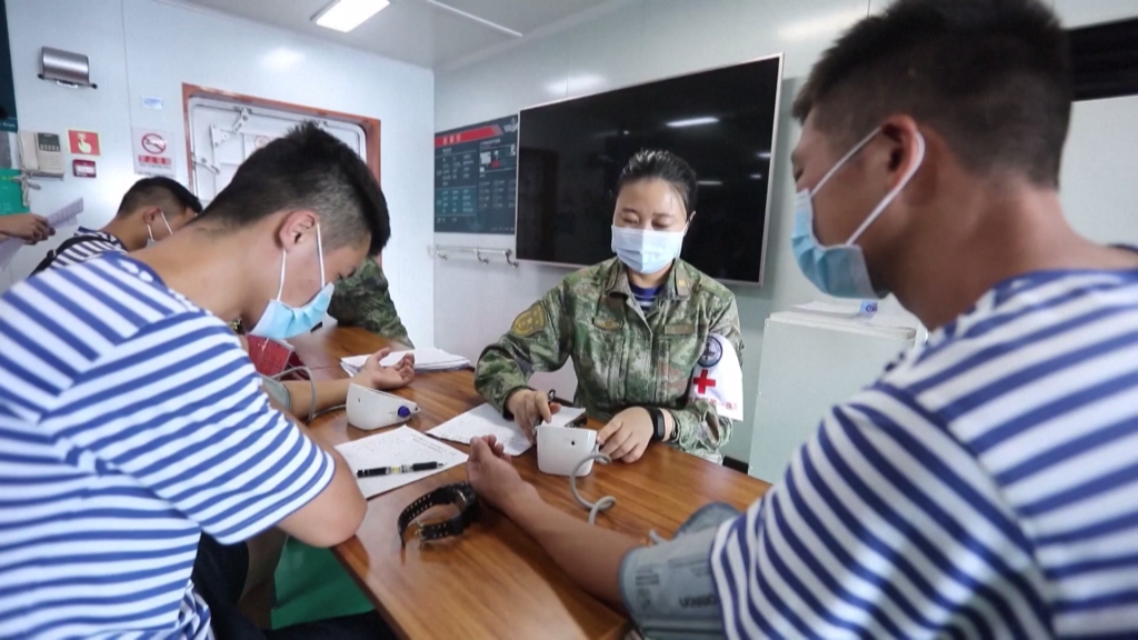 海军友好号医院船首次完成对西南沙岛礁巡诊