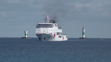 海军友好号医院船首次完成对西南沙岛礁巡诊