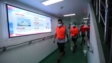 海军友好号医院船首次完成对西南沙岛礁巡诊