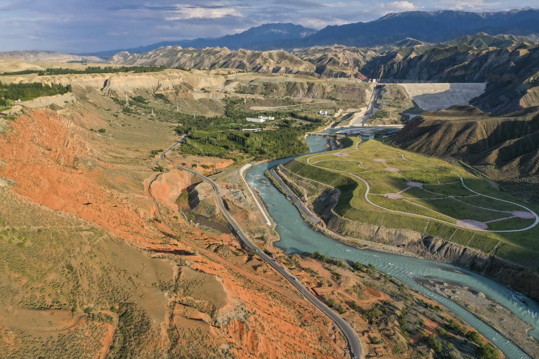 新疆十年新增公路6.22万公里