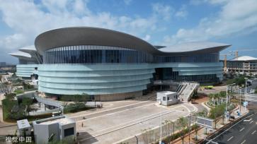 海口国际免税城建设进入冲刺收尾阶段 “海棠花开”造型惊艳